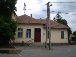  A Polgrmesteri Hivatalnak is otthont ad 1906-ban plt Kzsghza saroktornyos plete 